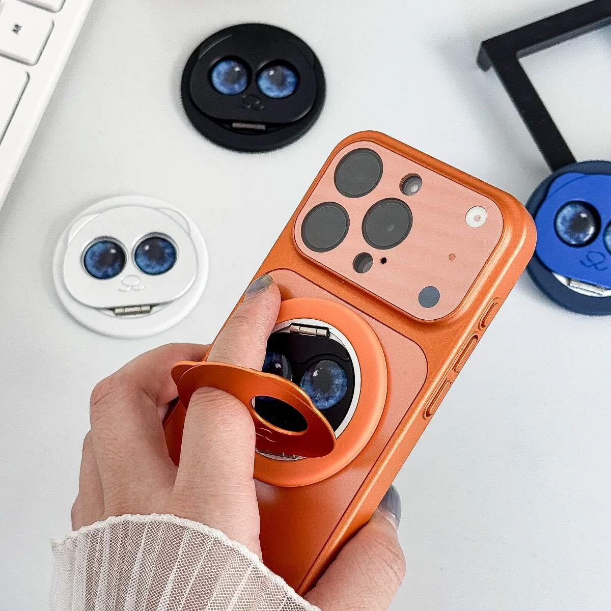 Magnetic Phone Holder for iPhone 17 16 15 14 13 Pro Max Panda Eye Folding Stand for Google Pixel 11 10A 9A 8A Pro XL 7 Bracket
Magnetic Phone Holder for iPhone 17 16 15 14 13 Pro Max Panda Eye Folding Stand for Google Pixel 11 10A 9A 8A Pro XL 7 Bracket
