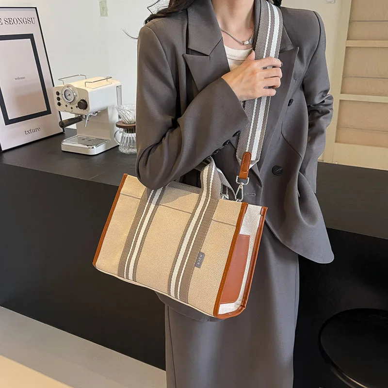 New Vintage Fashion Shopping Handheld Tote Large Capacity Canvas Contrast Color Single Shoulder Crossbody Bag
New Vintage Fashion Shopping Handheld Tote Large Capacity Canvas Contrast Color Single Shoulder Crossbody Bag