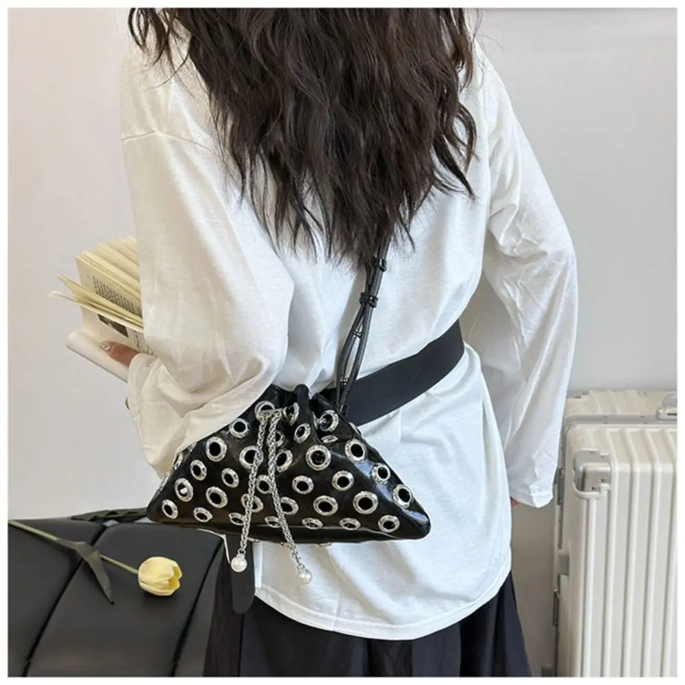 Portable Metal Stud Rivet Shoulder Bag Spicy Girl Hollow Y2k Underarm Bag Sweet Cool Punk Style Drawstring Crossbody Bag Lady
Portable Metal Stud Rivet Shoulder Bag Spicy Girl Hollow Y2k Underarm Bag Sweet Cool Punk Style Drawstring Crossbody Bag Lady