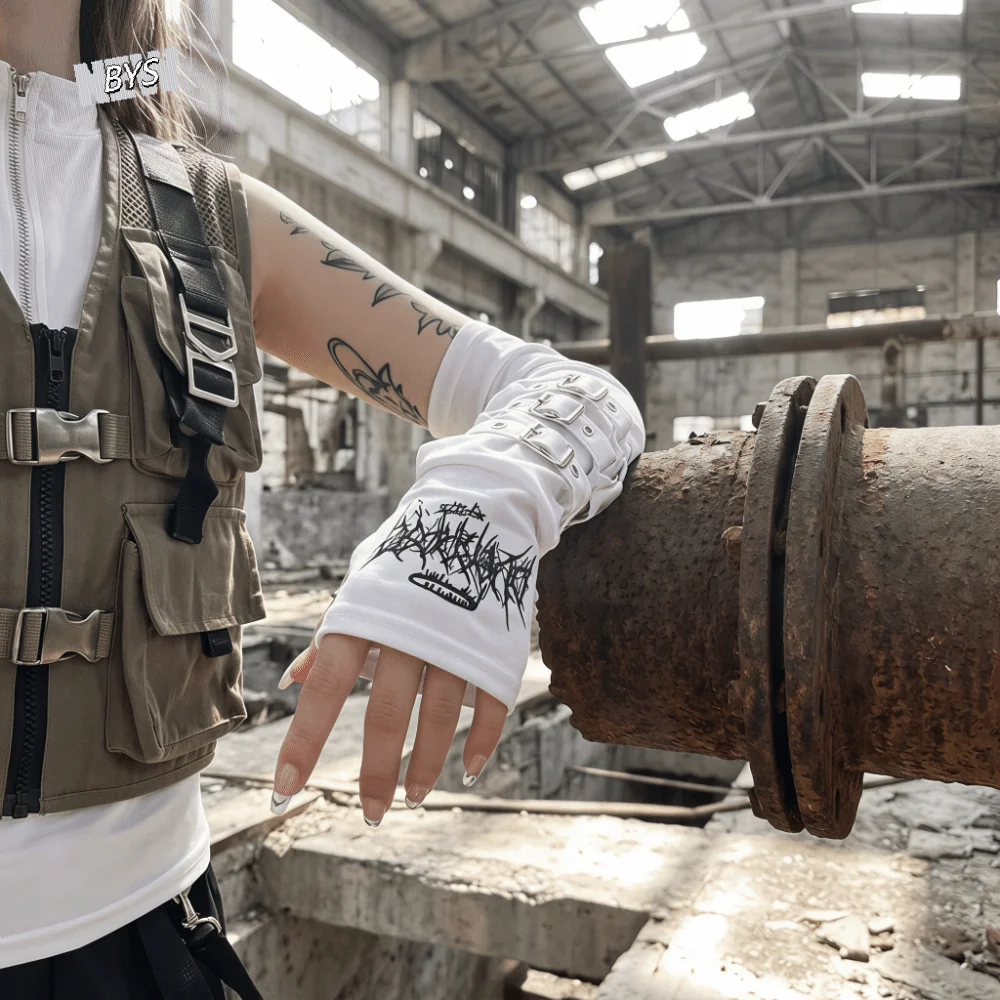 Polyester Subculture Style Arm Sleeves Thorns Pattern Letters Metal Buckle Sun Protection Gloves Adjustable Buckles Black Color
Polyester Subculture Style Arm Sleeves Thorns Pattern Letters Metal Buckle Sun Protection Gloves Adjustable Buckles Black Color