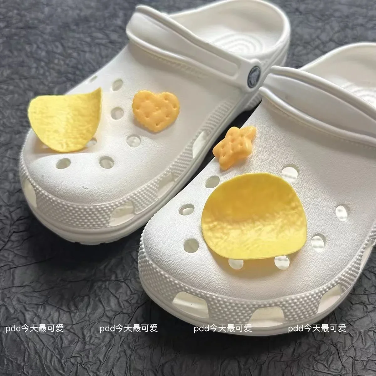 2024 Potato Chips Charms for Crocs Hot Sales Clogs Accessories Shoe Decoration for Kids Adult Christmas Party Gifts Quality
2024 Potato Chips Charms for Crocs Hot Sales Clogs Accessories Shoe Decoration for Kids Adult Christmas Party Gifts Quality