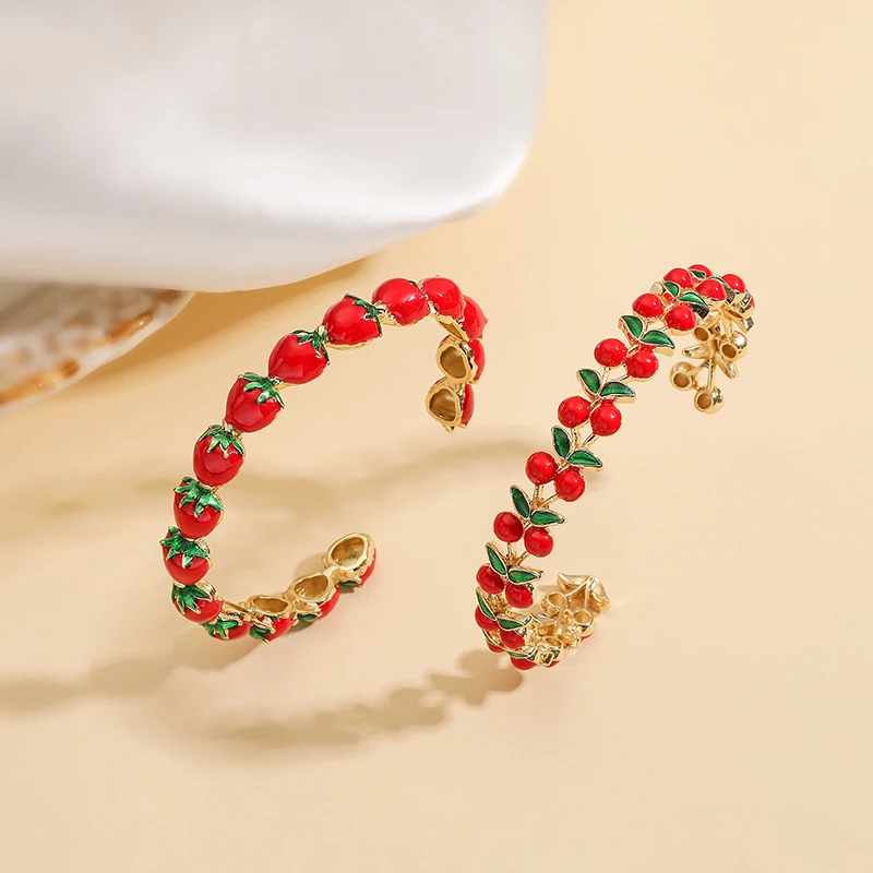 HECHENG, Sweet and Cute Enamel Drip Oil Red Cherry Strawberry Open Adjustable Diameter 65MM-67MM Women's Bracelet 1Pcs
HECHENG, Sweet and Cute Enamel Drip Oil Red Cherry Strawberry Open Adjustable Diameter 65MM-67MM Women's Bracelet 1Pcs