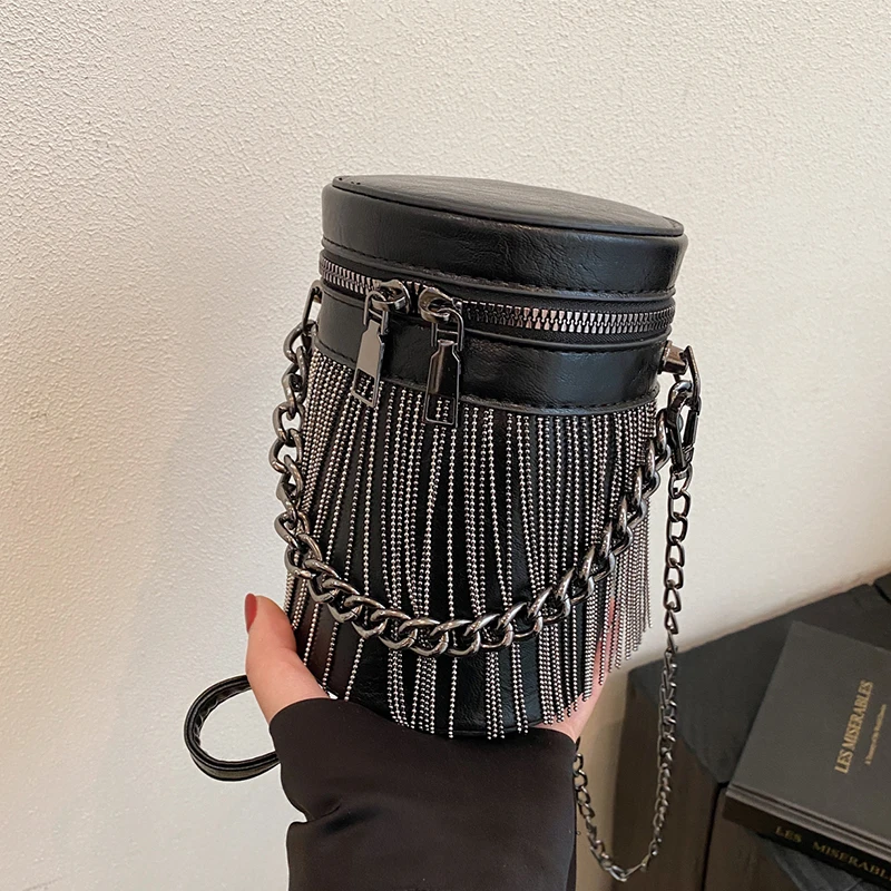 Retro Small PU Leather Shoulder Bag for Women 2025 Punk Style Tassel Handbags and Purses Females Mini Crossbody Bags
Retro Small PU Leather Shoulder Bag for Women 2025 Punk Style Tassel Handbags and Purses Females Mini Crossbody Bags