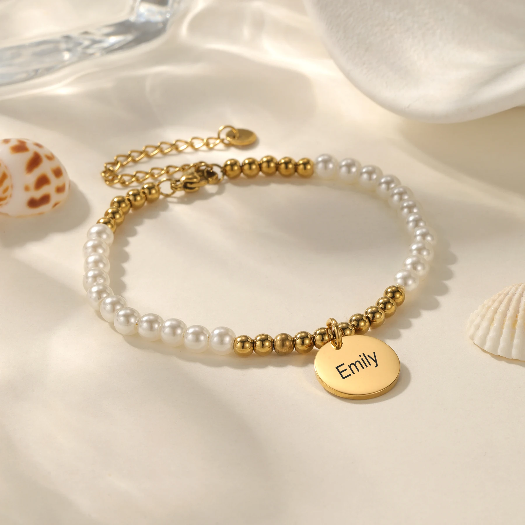 Custom Pet Face Bracelet Engraved Pet Portrait Name Pendant Pearl Chain 18K Gold Plated Personalized Dainty Gift for Dog Cat Mom
Custom Pet Face Bracelet Engraved Pet Portrait Name Pendant Pearl Chain 18K Gold Plated Personalized Dainty Gift for Dog Cat Mom