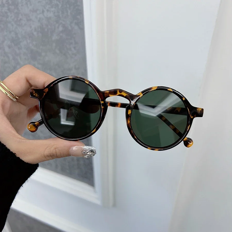 Retro Round Sunglasses Women Men Fashion Brand Vintage Sun Glasses Female Male Designer Mirror Punk Outdoor Oculos De Sol
Retro Round Sunglasses Women Men Fashion Brand Vintage Sun Glasses Female Male Designer Mirror Punk Outdoor Oculos De Sol