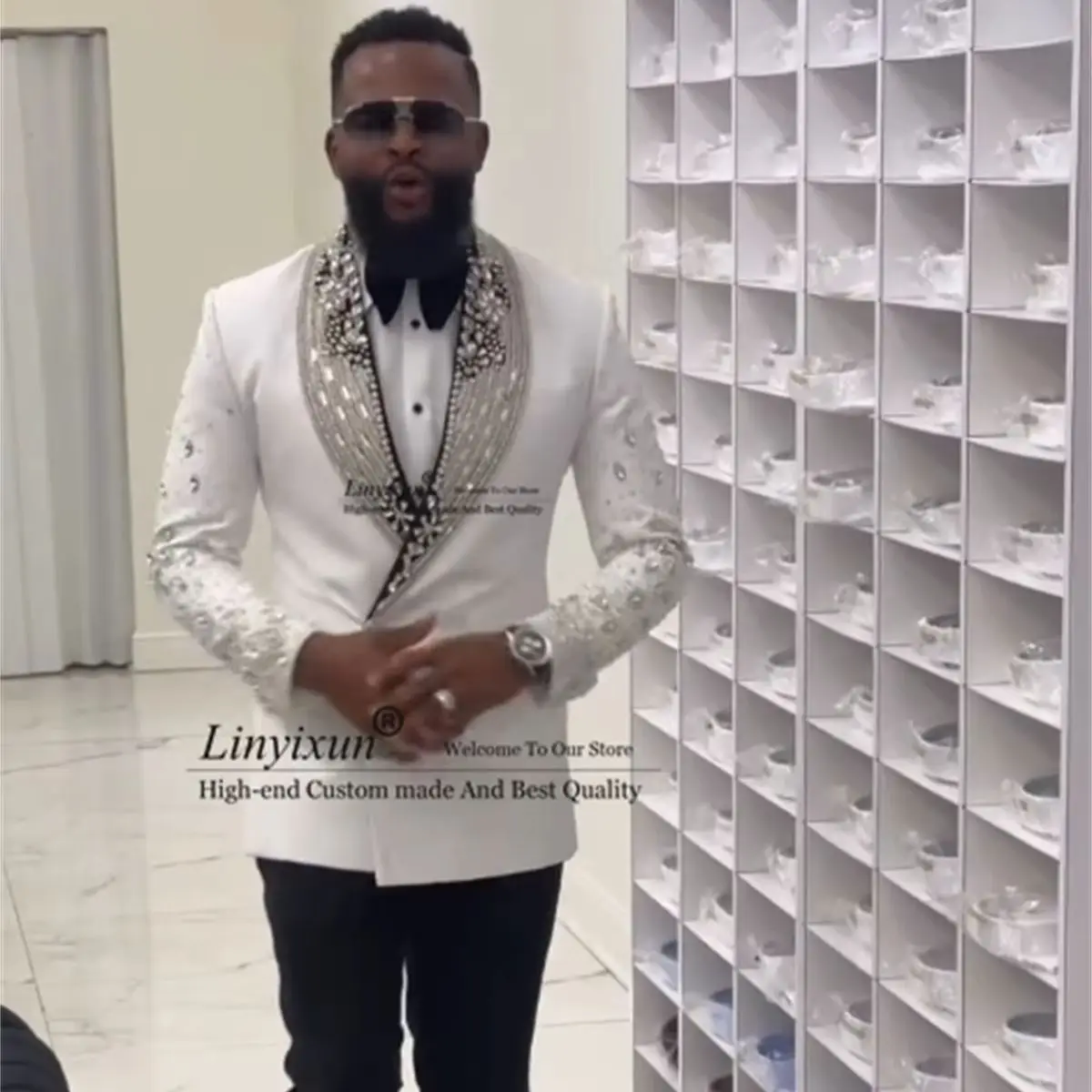 Sparkly Metal Embellished Beadeds Men Suits Double Breast Groom Tuxedos 2 Pieces Sets Party Prom Blazer Customized Costume Homme
Sparkly Metal Embellished Beadeds Men Suits Double Breast Groom Tuxedos 2 Pieces Sets Party Prom Blazer Customized Costume Homme