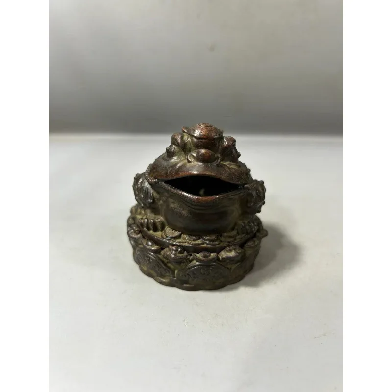 Antique Collection Three-Legged Golden Toad Ingot Golden Toad Home Decoration Golden Toad Incense Burner Craft Ornament
Antique Collection Three-Legged Golden Toad Ingot Golden Toad Home Decoration Golden Toad Incense Burner Craft Ornament