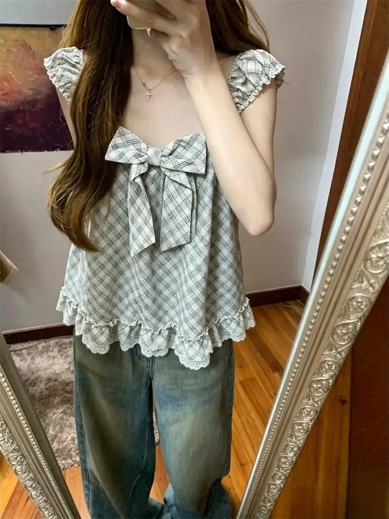 Anti-Aging Plaid Knot Shirt Women's Summer 2026 New Lace Design Casual Top Korean Style Bubble Sleeve Square Collar
Anti-Aging Plaid Knot Shirt Women's Summer 2026 New Lace Design Casual Top Korean Style Bubble Sleeve Square Collar