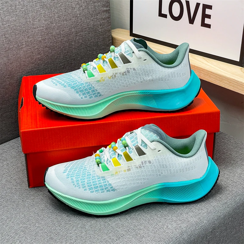 Retro Casual Unisex Sports Sneakers 2026 New: Streetwear Brand Couples Breathable Soft-Soled Versatile Student Trendy Shoes
Retro Casual Unisex Sports Sneakers 2026 New: Streetwear Brand Couples Breathable Soft-Soled Versatile Student Trendy Shoes