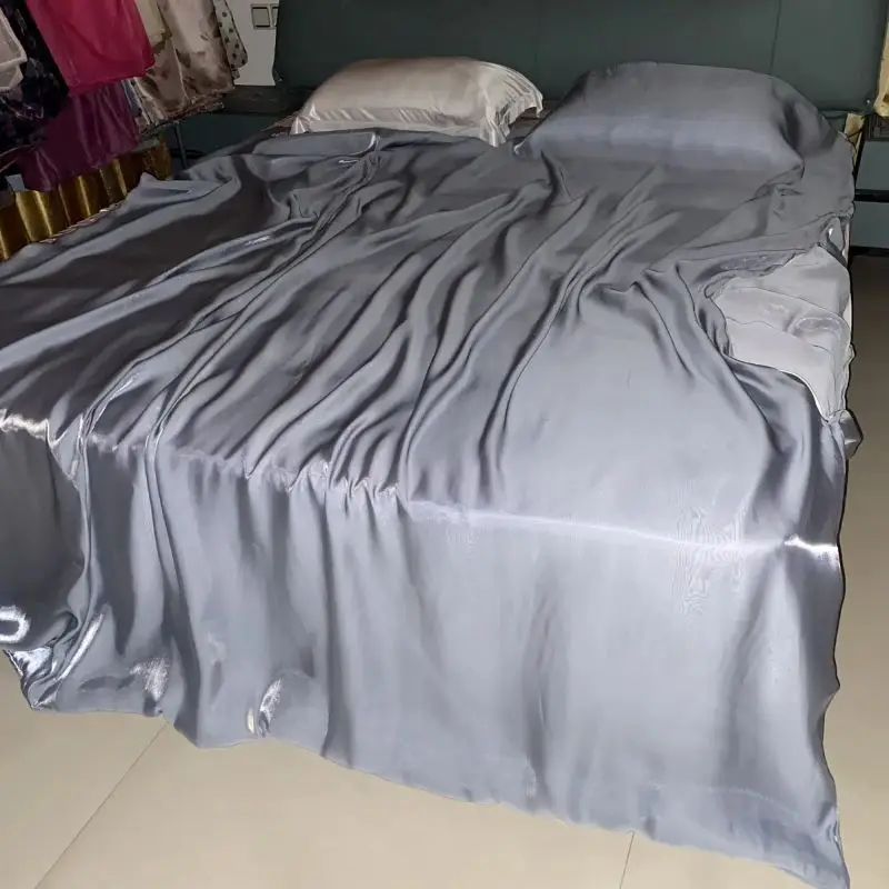 2.3X2m Solid Color Sheer Silky Touch Quilt Cover Soft Reflectiv Glossy Water Wave Gauze Zipper Couple Single Duvet Cover
2.3X2m Solid Color Sheer Silky Touch Quilt Cover Soft Reflectiv Glossy Water Wave Gauze Zipper Couple Single Duvet Cover