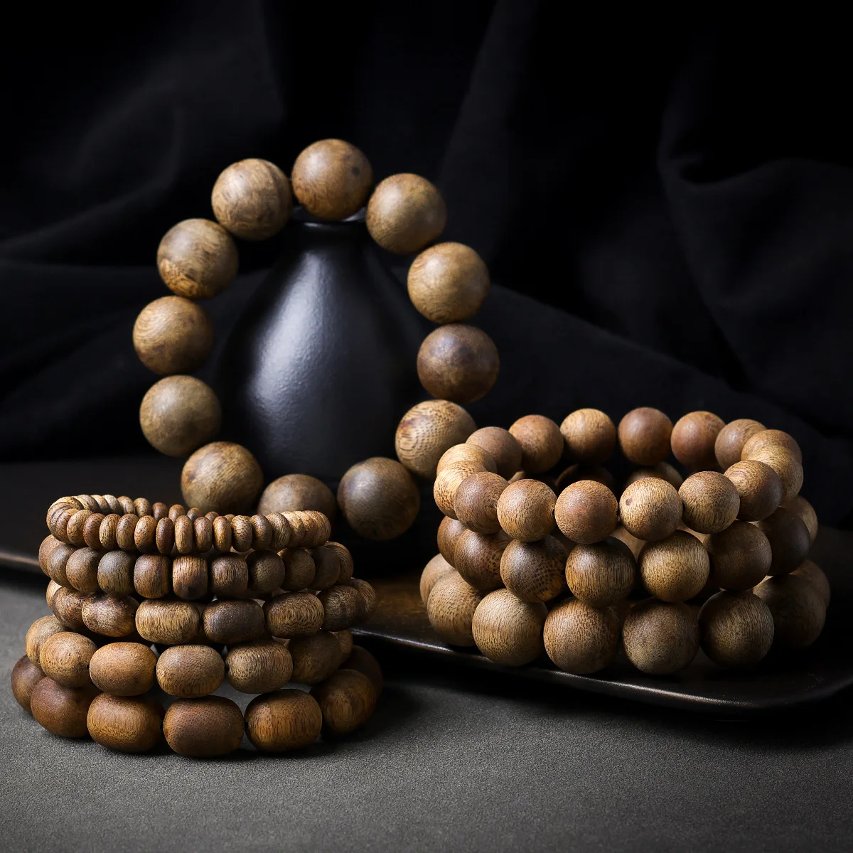 Huang Qinan agarwood bracelet, fragrant and mellow, men's and women's prayer beads bracelet, cultural and Buddhist beads
Huang Qinan agarwood bracelet, fragrant and mellow, men's and women's prayer beads bracelet, cultural and Buddhist beads
