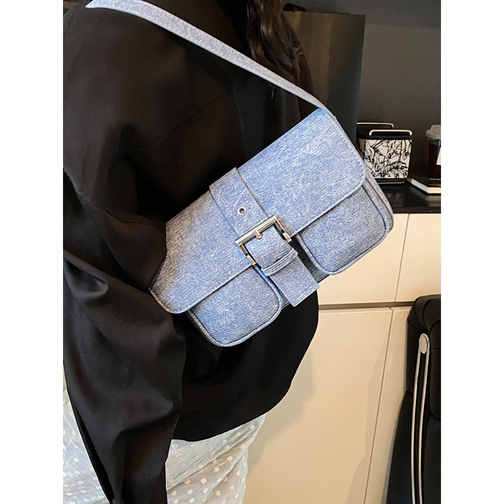 Korean Style Single Shoulder Bags Women Fashion Solid Buckle Zipper Armpit Bag Chic All-Match Versatile Commuter Crossbody Pack
Korean Style Single Shoulder Bags Women Fashion Solid Buckle Zipper Armpit Bag Chic All-Match Versatile Commuter Crossbody Pack