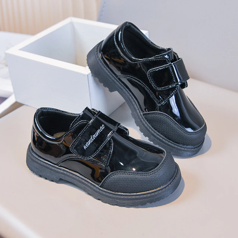 Детские школьные туфли 2026: Новинка весны-осени, глянцевые кожаные классические туфли для мальчиков, с мягкой подошвой, модные, стильные, для торжеств
Детские школьные туфли 2026: Новинка весны-осени, глянцевые кожаные классические туфли для мальчиков, с мягкой подошвой, модные, стильные, для торжеств
