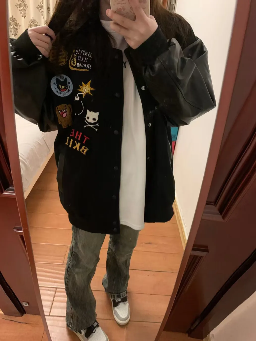 Бейсбольные куртки оверсайз женские зимние в европейском стиле, свободного кроя, в стиле хиппи, минималистичные, с поясом, удлиненные, расслабленные, для женщин
Бейсбольные куртки оверсайз женские зимние в европейском стиле, свободного кроя, в стиле хиппи, минималистичные, с поясом, удлиненные, расслабленные, для женщин