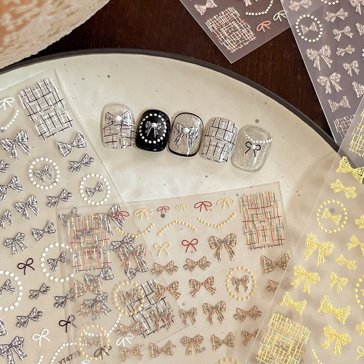 Embossed Fragrance Bow Nail Stickers, Pearl Necklace Self-Adhesive Nail Decorations
Embossed Fragrance Bow Nail Stickers, Pearl Necklace Self-Adhesive Nail Decorations