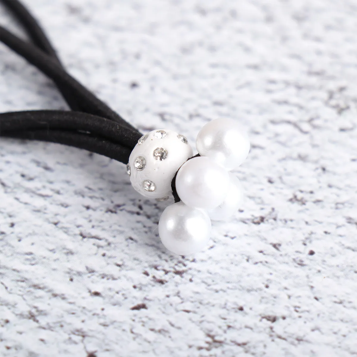 1Set Stylish Hair Accessories Boxed Stretch High Elastic Ponytail Holders Imitation Pearl Beads Inlaid Black for Everyday Use
1Set Stylish Hair Accessories Boxed Stretch High Elastic Ponytail Holders Imitation Pearl Beads Inlaid Black for Everyday Use