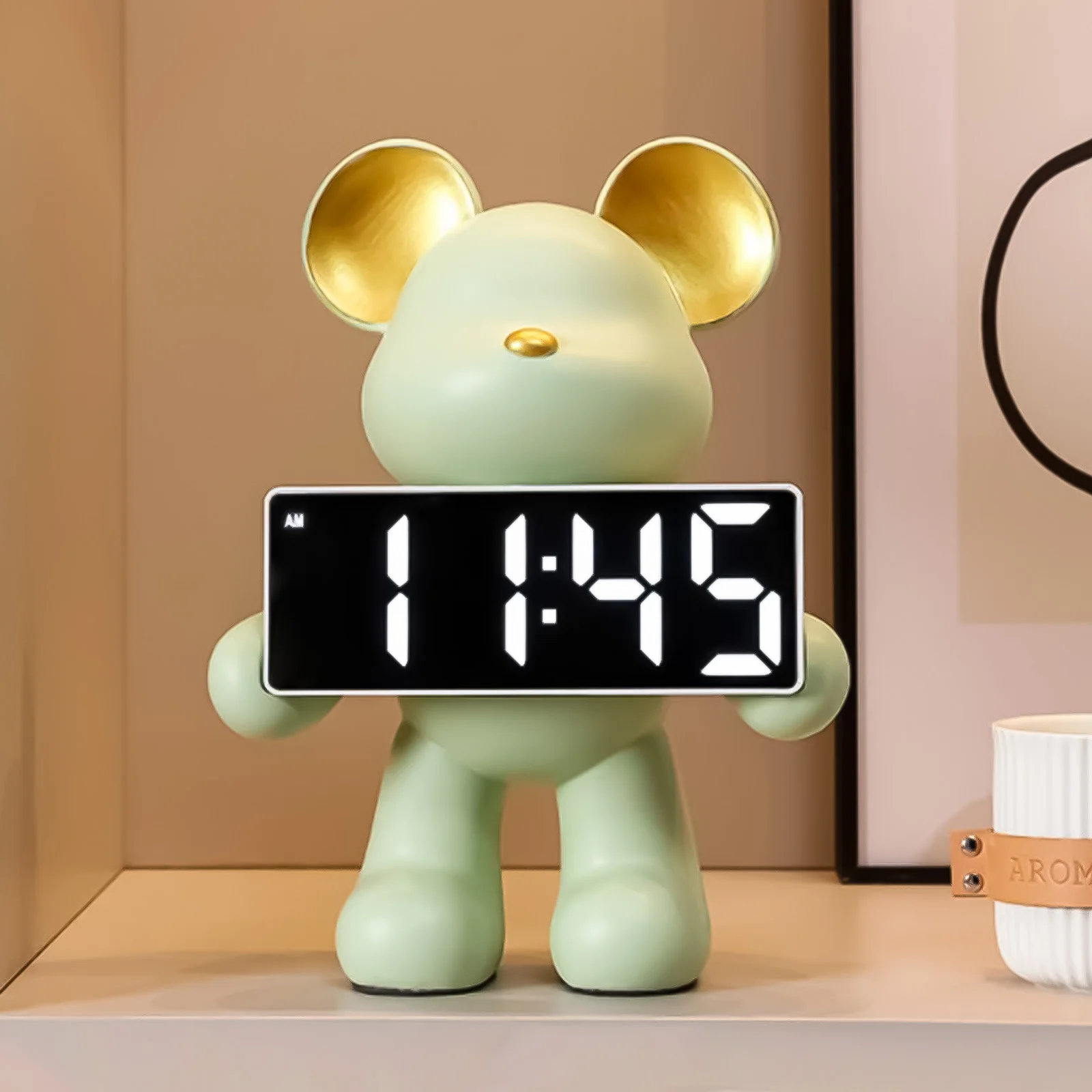 Resin LED Clock Bear Statue Battery/Plug-in Use Decorative Bear LED Alarm Clock Handicrafts Holiday Gifts Home Decor for Bedroom
Resin LED Clock Bear Statue Battery/Plug-in Use Decorative Bear LED Alarm Clock Handicrafts Holiday Gifts Home Decor for Bedroom