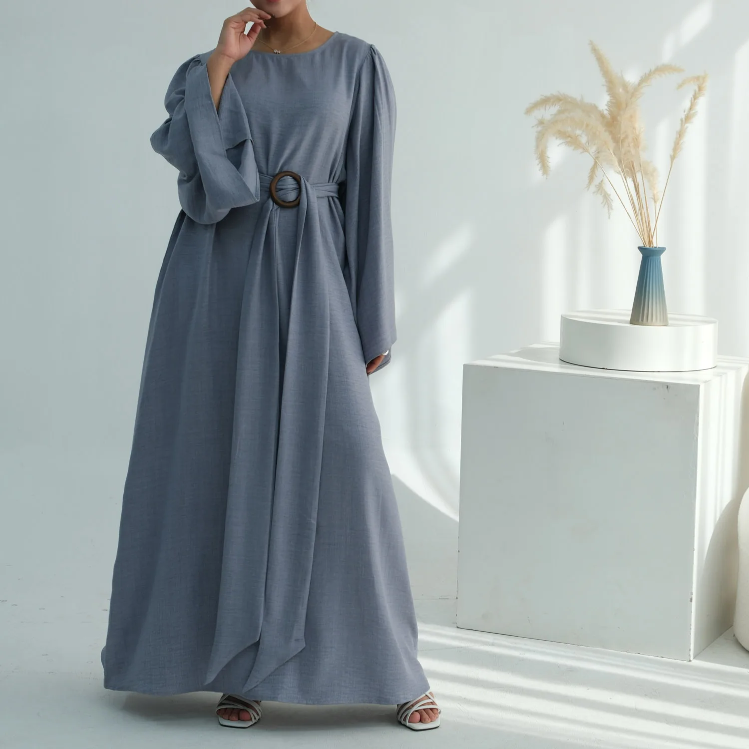 Casual Modest Muslimah Abaya Long Women Dress Relaxed Regular-Fit Long Wide Sleeves Hijabi Robe with Belt. Muslim Islam Clothes
Casual Modest Muslimah Abaya Long Women Dress Relaxed Regular-Fit Long Wide Sleeves Hijabi Robe with Belt. Muslim Islam Clothes