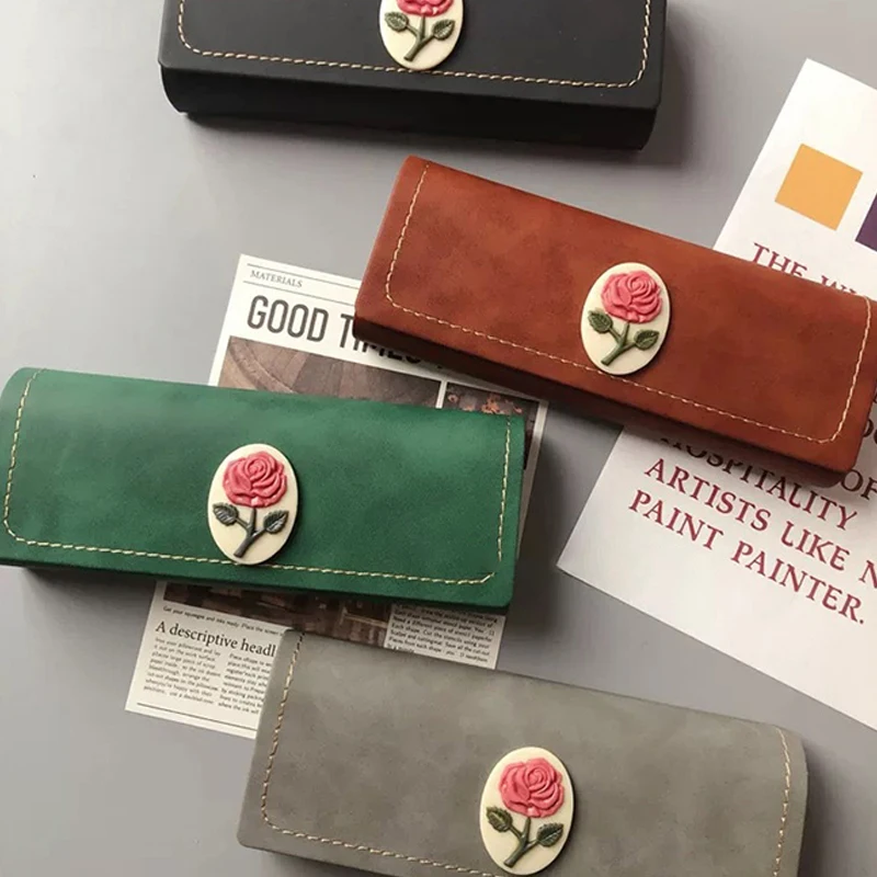 Модный футляр для очков с розовым узором, коробка для хранения солнцезащитных очков, унисекс, защита от давления, из искусственной кожи, сумка для очков
Модный футляр для очков с розовым узором, коробка для хранения солнцезащитных очков, унисекс, защита от давления, из искусственной кожи, сумка для очков