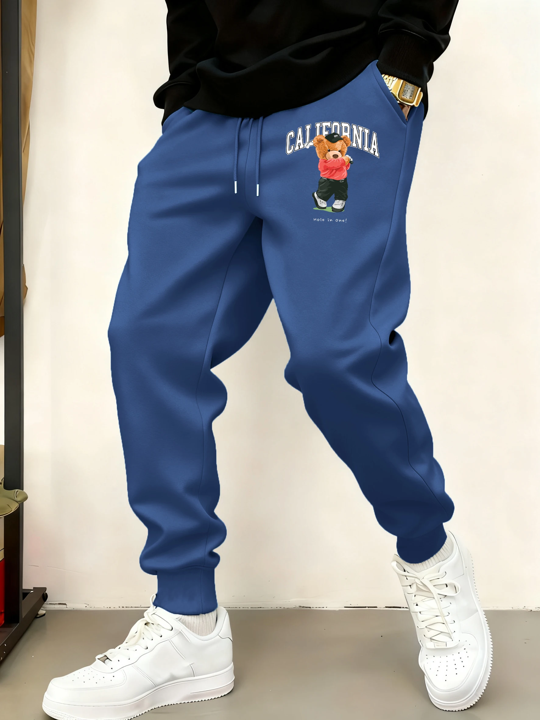 Калифорния Golf Bear Мужские брюки Уличные спортивные брюки с эластичной резинкой на талии Флисовые осенние брюки с карманами Модные бритвенные брюки
Калифорния Golf Bear Мужские брюки Уличные спортивные брюки с эластичной резинкой на талии Флисовые осенние брюки с карманами Модные бритвенные брюки