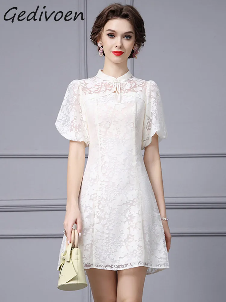 Gedivoen Summer Fashion Runway Elegant White Dress Women O-Neck Button Hollow Out High Waist Slim Mesh Jacquard Mini Short Dress
Gedivoen Summer Fashion Runway Elegant White Dress Women O-Neck Button Hollow Out High Waist Slim Mesh Jacquard Mini Short Dress