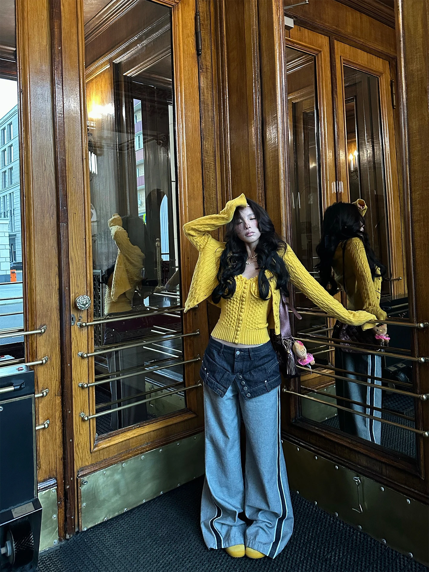 Женские свободные джинсы FuunJ с широкими штанинами, повседневные, с высокой талией, на молнии, прямые, в пол, винтажный дизайн, эффект похудения
Женские свободные джинсы FuunJ с широкими штанинами, повседневные, с высокой талией, на молнии, прямые, в пол, винтажный дизайн, эффект похудения