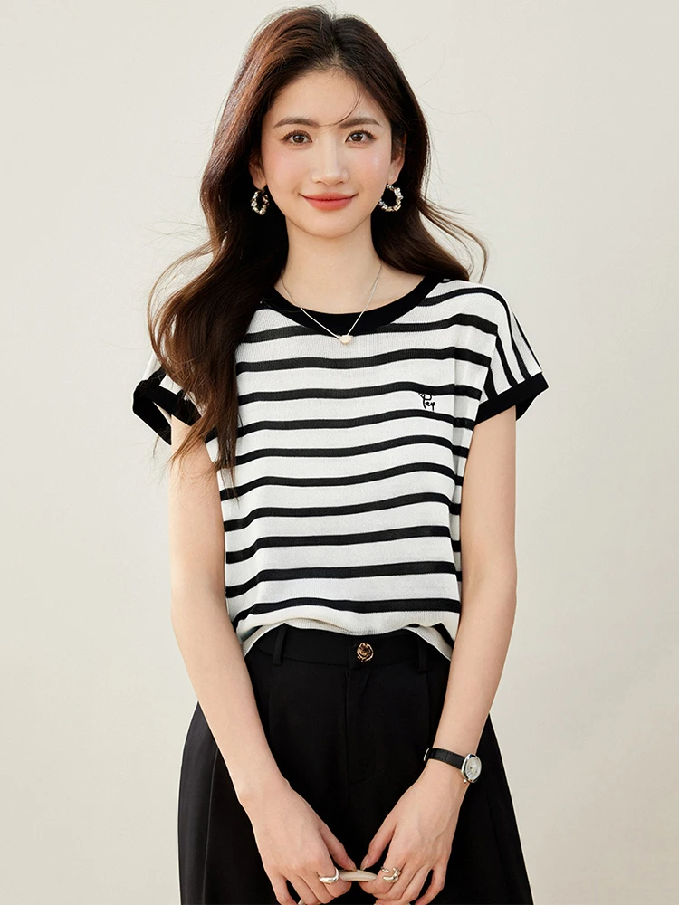 Women Striped Short Sleeved T-shirt 2025 Summer New Round Neck Tops Loose Fashionable Versatile T-shirt
Women Striped Short Sleeved T-shirt 2025 Summer New Round Neck Tops Loose Fashionable Versatile T-shirt