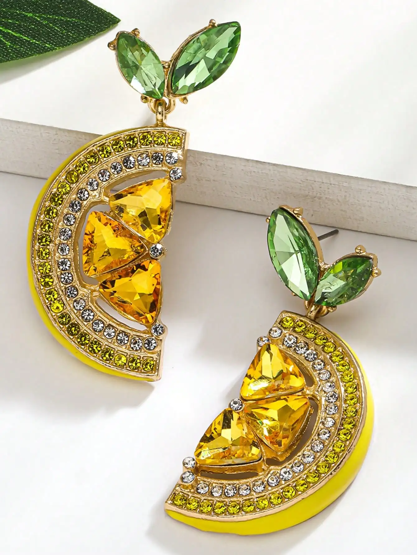 New High Grade Zircon Inlaid Lemon Dangle Earrings European American Style Personalized Fruit Drop Earrings For Women Daily Wear Gift Fashion Jewelry Accessories
New High Grade Zircon Inlaid Lemon Dangle Earrings European American Style Personalized Fruit Drop Earrings For Women Daily Wear Gift Fashion Jewelry Accessories
