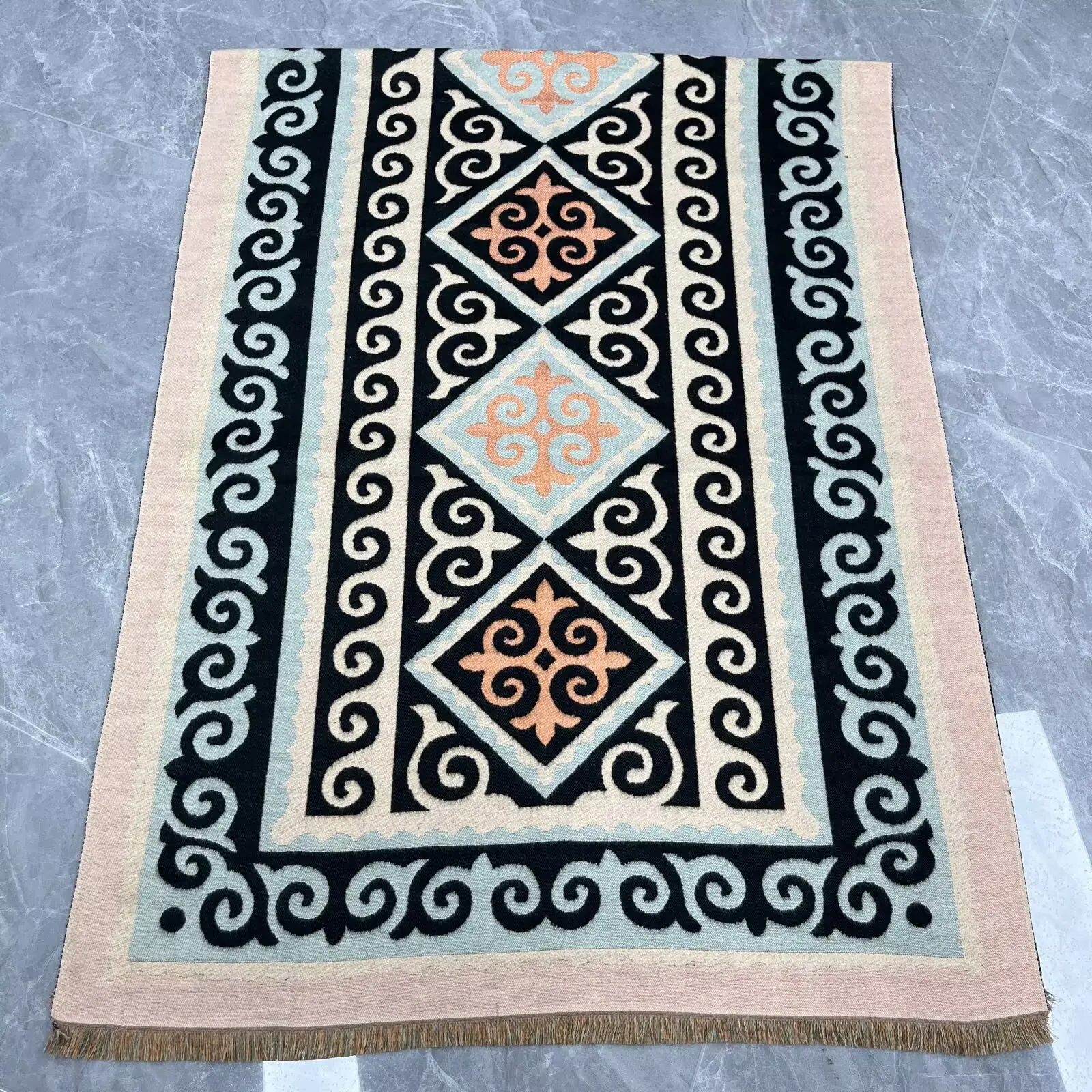 New Fashion Winter Duplex Printing Cashmere Scarf Women High Quality Thicken Wrap Shawl Ladies Pashmina Jacquard Scarves Luxury
New Fashion Winter Duplex Printing Cashmere Scarf Women High Quality Thicken Wrap Shawl Ladies Pashmina Jacquard Scarves Luxury