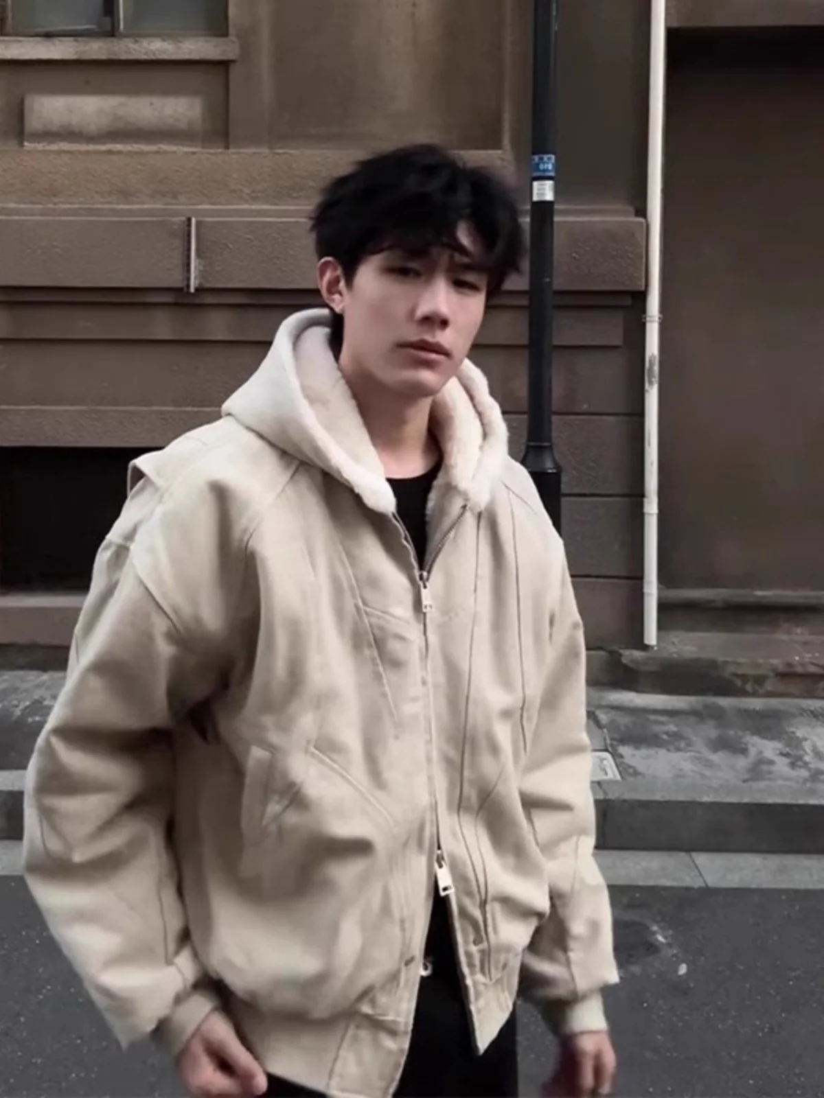 Мужская утепленная куртка с капюшоном, осенне-зимняя, хлопковая, рабочая одежда, в американском ретро-стиле, молодежная, повседневная верхняя одежда
Мужская утепленная куртка с капюшоном, осенне-зимняя, хлопковая, рабочая одежда, в американском ретро-стиле, молодежная, повседневная верхняя одежда