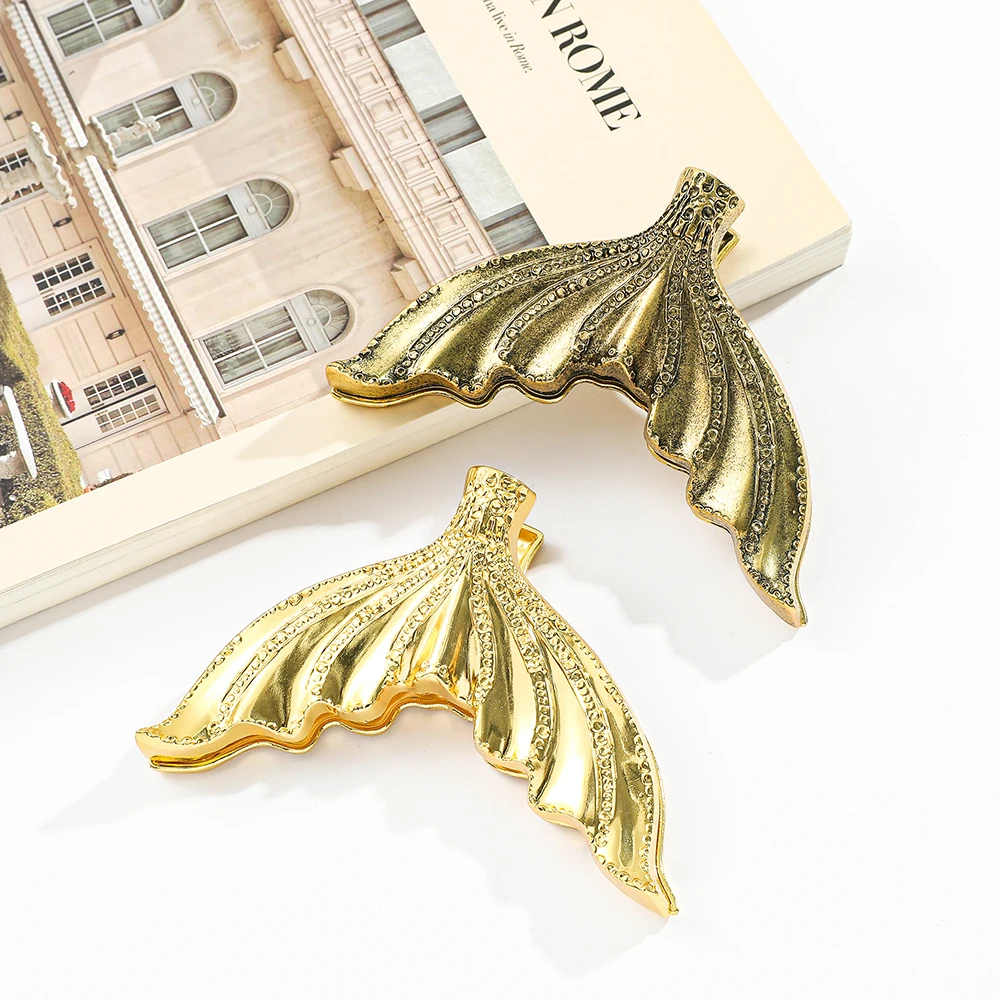 Fish Tail Metal Book Clip Bookmark Heavy Industry Golden Mermaid Bookmark for Men and Women Who Love Books Daily Reading Mark
Fish Tail Metal Book Clip Bookmark Heavy Industry Golden Mermaid Bookmark for Men and Women Who Love Books Daily Reading Mark