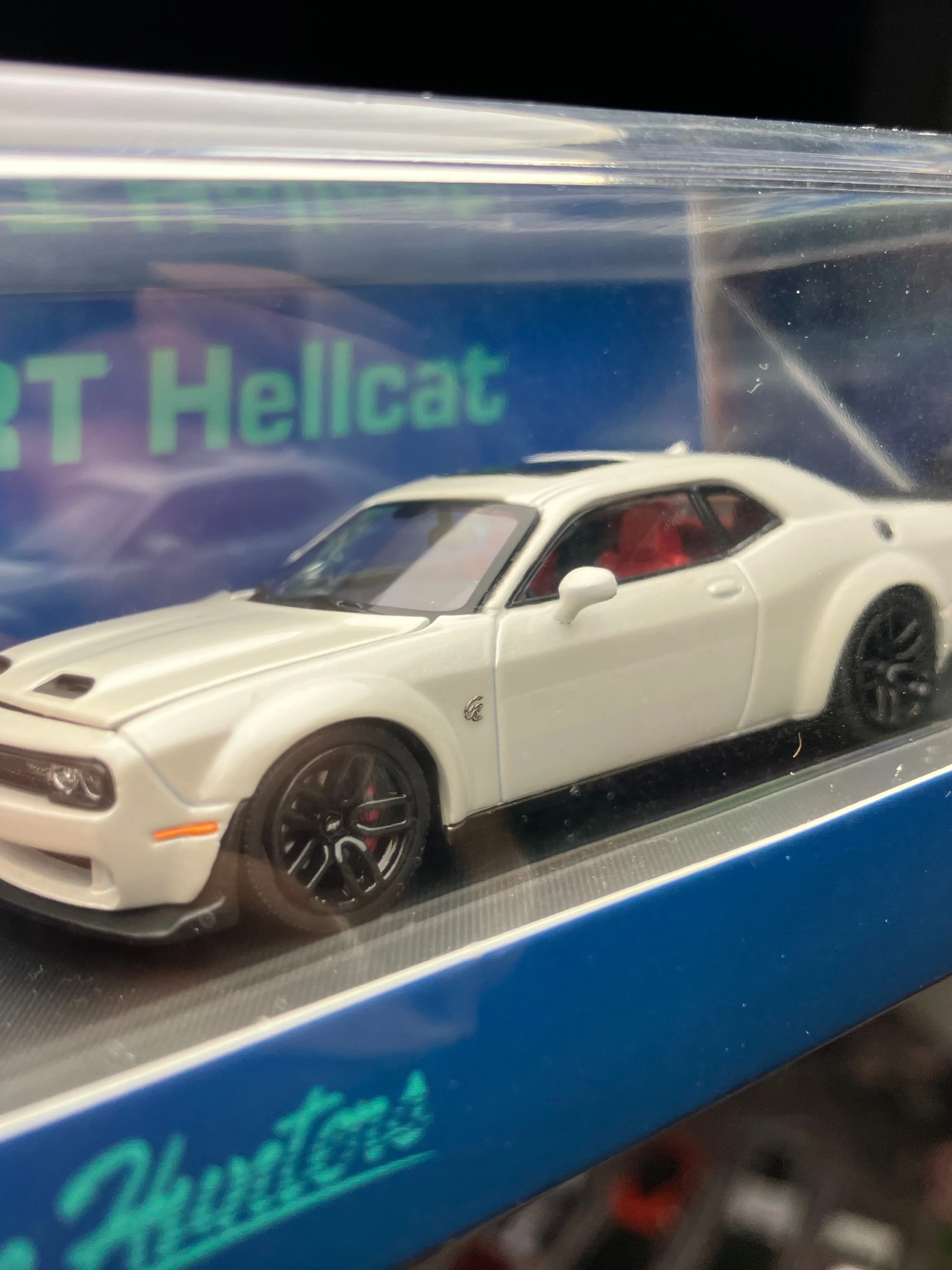 SH 1:64 SRT Hellcat White Diecast Model car Limited Alloy Collection
SH 1:64 SRT Hellcat White Diecast Model car Limited Alloy Collection