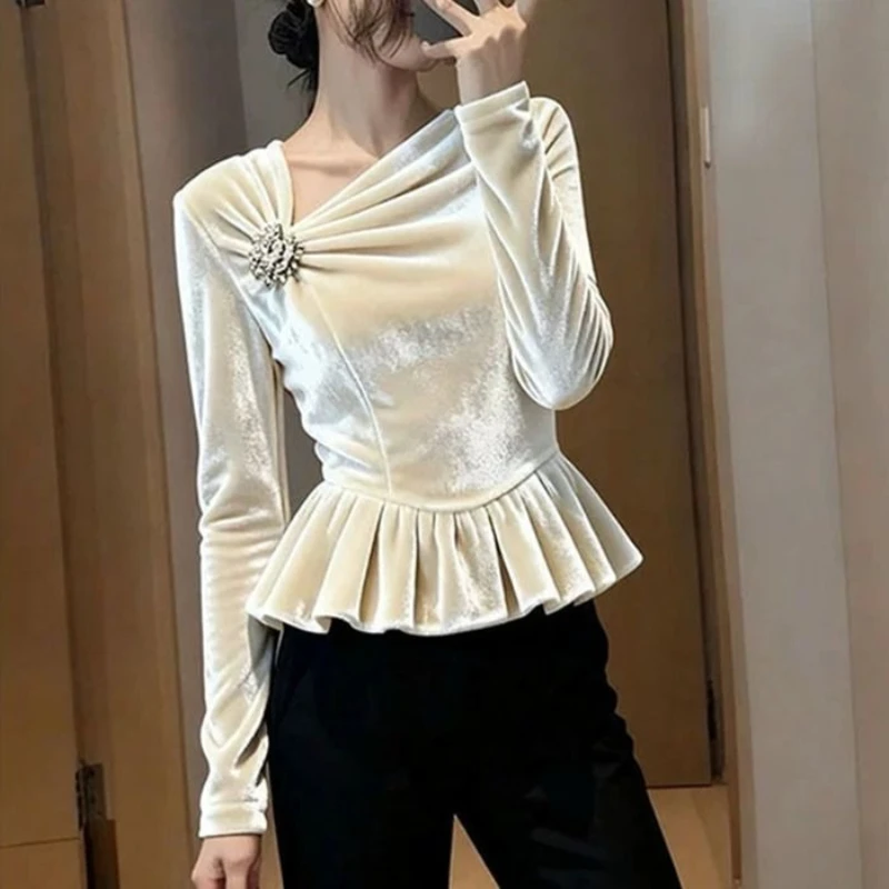 2025 Spring Fall Women Ruffles Full Sleeve Beige Velvet Top Shirt , Autumn Fashion Elegant Woman Slim Velour Tops Shirts
2025 Spring Fall Women Ruffles Full Sleeve Beige Velvet Top Shirt , Autumn Fashion Elegant Woman Slim Velour Tops Shirts