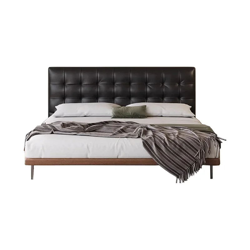 Italian minimalist leather bed
Italian minimalist leather bed