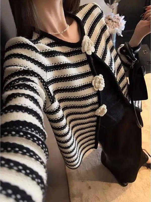 Spring Autumn Knitted Tea Rose Stripe Women's Outerwear Cardigan Loose Fit Comfortable Soft Polyester Fiber Long Sleeve
Spring Autumn Knitted Tea Rose Stripe Women's Outerwear Cardigan Loose Fit Comfortable Soft Polyester Fiber Long Sleeve