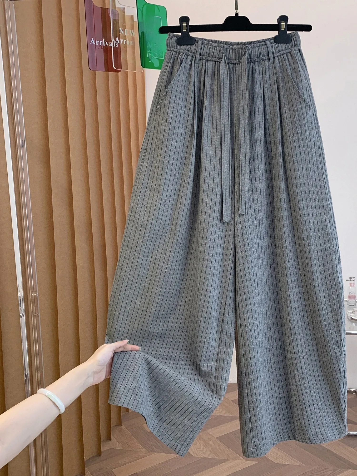 High-End Striped Wide Leg Pants Women's Summer New Large Size Loose Slimming Casual Pants Casual High Waist Straight Tube
High-End Striped Wide Leg Pants Women's Summer New Large Size Loose Slimming Casual Pants Casual High Waist Straight Tube