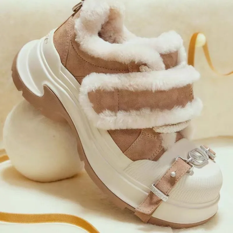 Women's Thickened Warm Wool Snow Boots Winter Thick-soled Heightening Fluffy Canvas Shoes
Women's Thickened Warm Wool Snow Boots Winter Thick-soled Heightening Fluffy Canvas Shoes