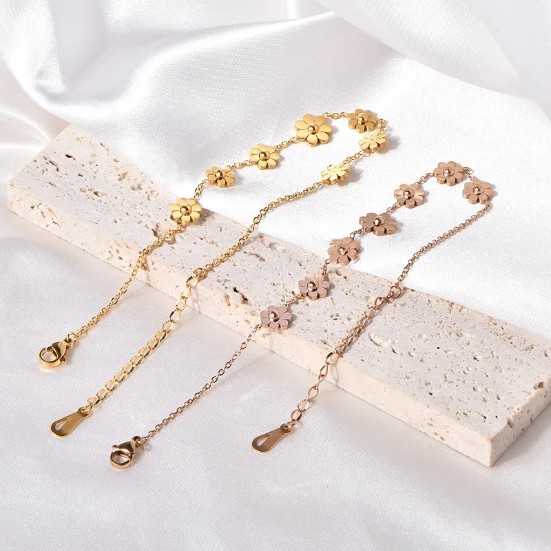 Stainless Steel Necklace European and American Retro Necklace Women's Gold Rose Multi-Layer Flower Pendant Korean Style Titanium Steel Jewelry
Stainless Steel Necklace European and American Retro Necklace Women's Gold Rose Multi-Layer Flower Pendant Korean Style Titanium Steel Jewelry