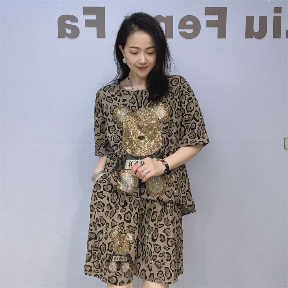 Casual Two Piece Sets Womens Outfits Leopard Pritned Vintage Style Cartoon Bear Diamonds Summer Short Sets Костюм Женский Летний
Casual Two Piece Sets Womens Outfits Leopard Pritned Vintage Style Cartoon Bear Diamonds Summer Short Sets Костюм Женский Летний