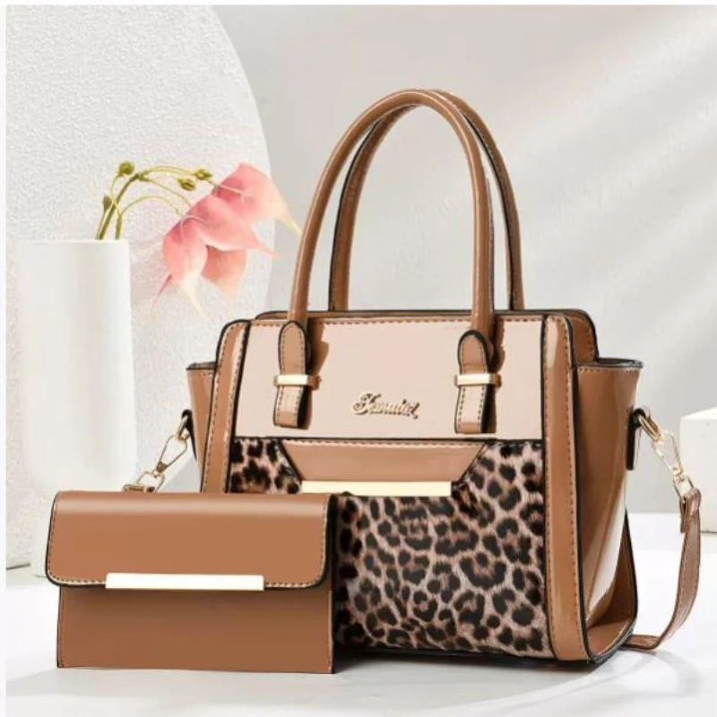 Vintage Large Capatity Tote Shoulder Bags Fashion Womens Bags High Quality Crossbody Bag Casual Design Ladies Handbag and Purse
Vintage Large Capatity Tote Shoulder Bags Fashion Womens Bags High Quality Crossbody Bag Casual Design Ladies Handbag and Purse