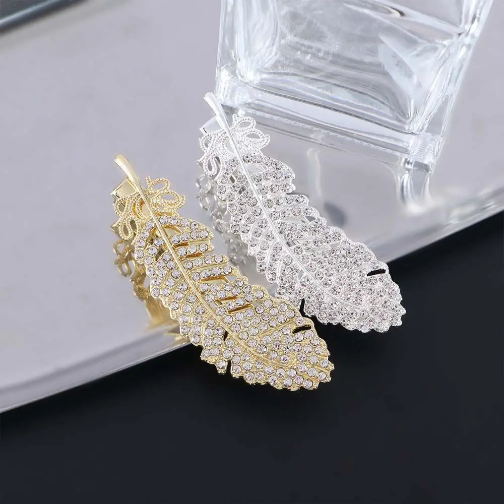 Headdress Fashion Large Elegant Rhinestone Girls Women Barrette Feather Hair Clips Hair Side Clip Crystal Hairpins
Headdress Fashion Large Elegant Rhinestone Girls Women Barrette Feather Hair Clips Hair Side Clip Crystal Hairpins