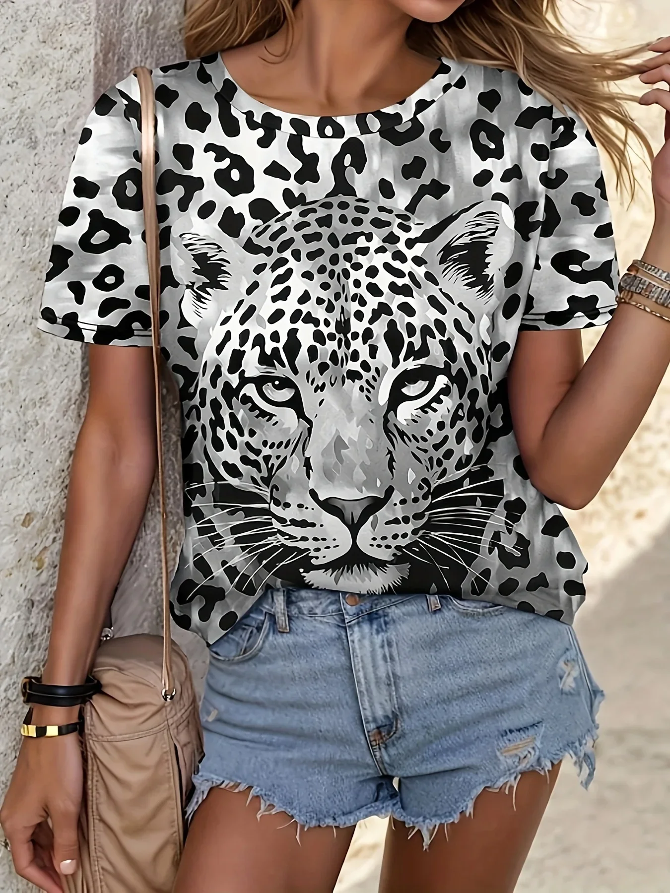 Leopard Print T shirt Plus Size Short sleeve SummerCasual Crew Tee Tops Women Vintag Street Fashion 3D Print T-shirt
Leopard Print T shirt Plus Size Short sleeve SummerCasual Crew Tee Tops Women Vintag Street Fashion 3D Print T-shirt