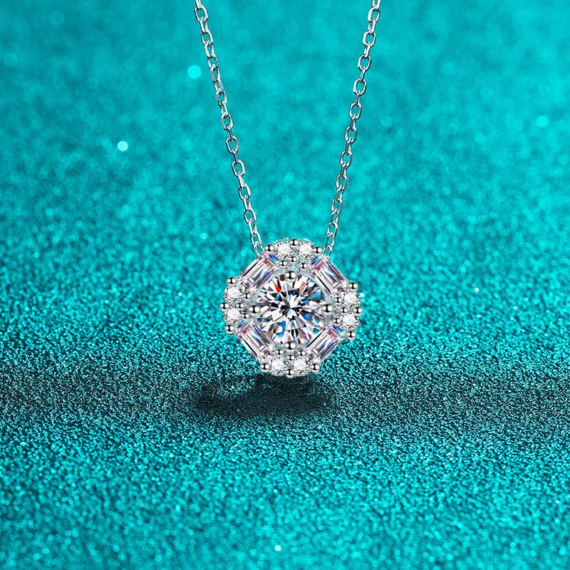 18K White Gold & Platinum PT950 1.62ct Moissanite Necklace Pendant for Women Anniversary Gift Jewelry
18K White Gold & Platinum PT950 1.62ct Moissanite Necklace Pendant for Women Anniversary Gift Jewelry