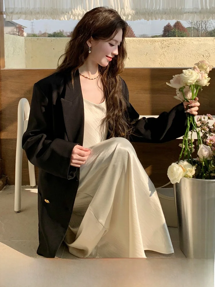 Женский костюм больших размеров: модный дизайн, черный пиджак и платье на бретелях, весенняя новинка, повседневный стиль, для работы, из полиэфирного волокна
Женский костюм больших размеров: модный дизайн, черный пиджак и платье на бретелях, весенняя новинка, повседневный стиль, для работы, из полиэфирного волокна