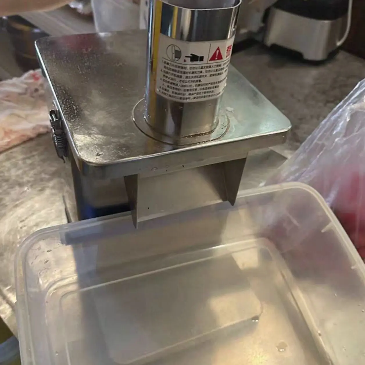 Многофункциональная машина для нарезки кубиками овощей, коммерческая машина для нарезки кубиками моркови, редиса, картофеля, кубиками, кухонный комбайн
Многофункциональная машина для нарезки кубиками овощей, коммерческая машина для нарезки кубиками моркови, редиса, картофеля, кубиками, кухонный комбайн