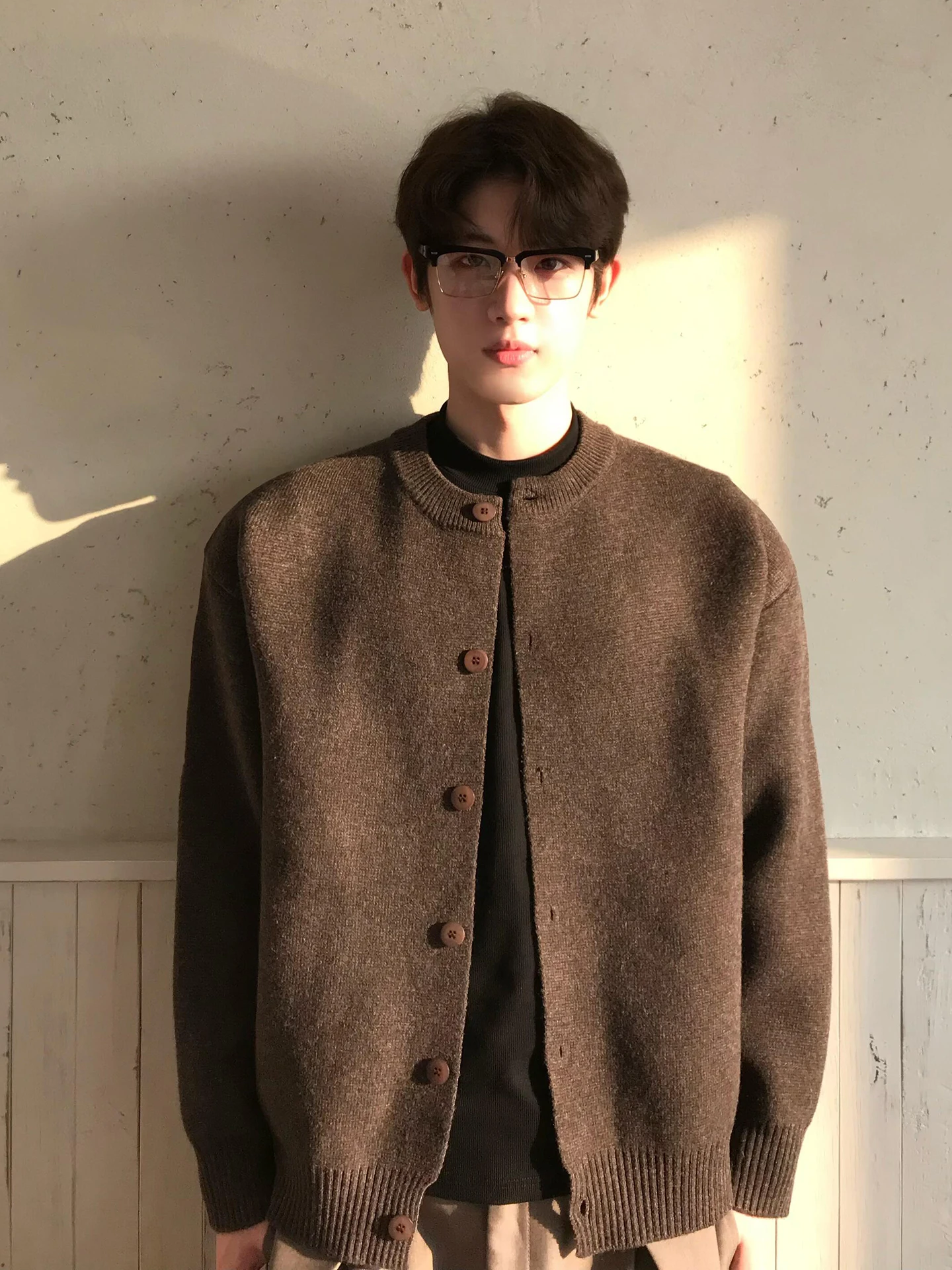 Мужской вязаный кардиган Browan Mermaid: осенний, высококачественный, в стиле Old Money, свободного кроя, с длинными рукавами
Мужской вязаный кардиган Browan Mermaid: осенний, высококачественный, в стиле Old Money, свободного кроя, с длинными рукавами