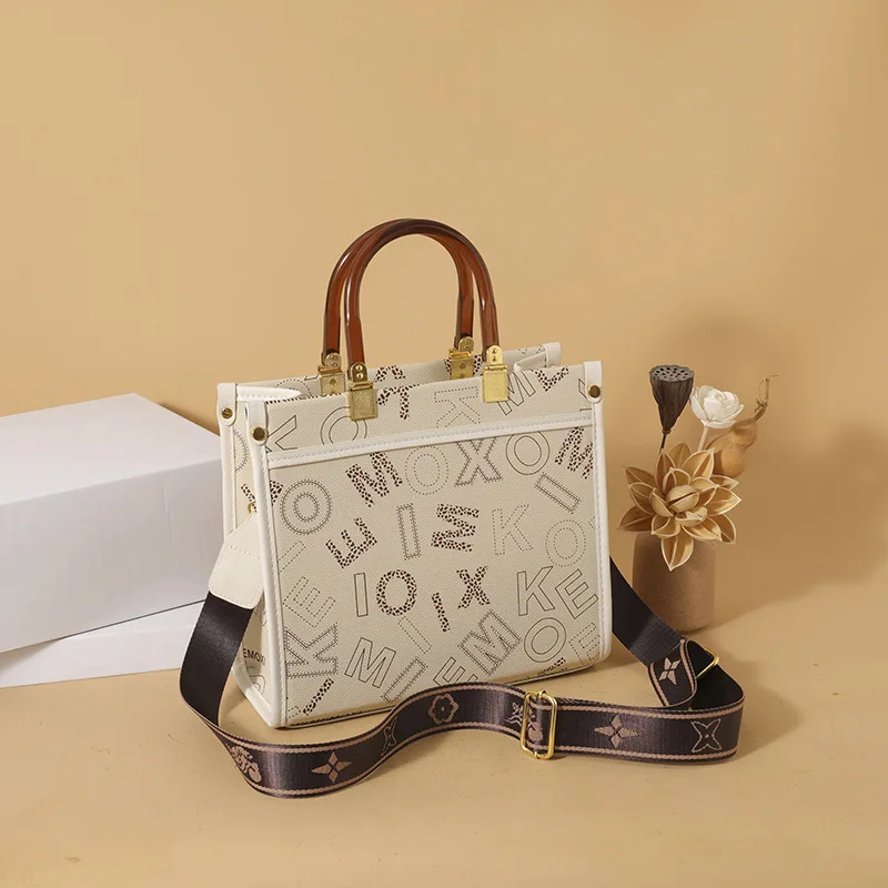 2025 Western Style Mommy Tote - Stylish Geometric Print, Shoulder/Crossbody, Spacious for Commuter & Leisure 
2025 Western Style Mommy Tote - Stylish Geometric Print, Shoulder/Crossbody, Spacious for Commuter & Leisure