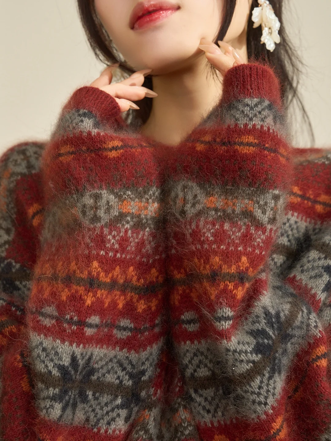 Женская трикотажная одежда Flowing Era Red Fair Isle, круглая вязка, для ношения как нижнее или верхнее белье, подходит для празднования Нового года, зимний сезон...
Женская трикотажная одежда Flowing Era Red Fair Isle, круглая вязка, для ношения как нижнее или верхнее белье, подходит для празднования Нового года, зимний сезон...
