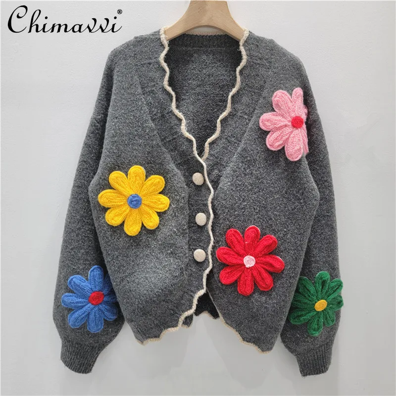 Autumn Winter New Fashion Sweet Floral Embroidery V-neck Long Sleeve Knitted Cardigan Women Loose Elegant Ladies Sweater Coat
Autumn Winter New Fashion Sweet Floral Embroidery V-neck Long Sleeve Knitted Cardigan Women Loose Elegant Ladies Sweater Coat