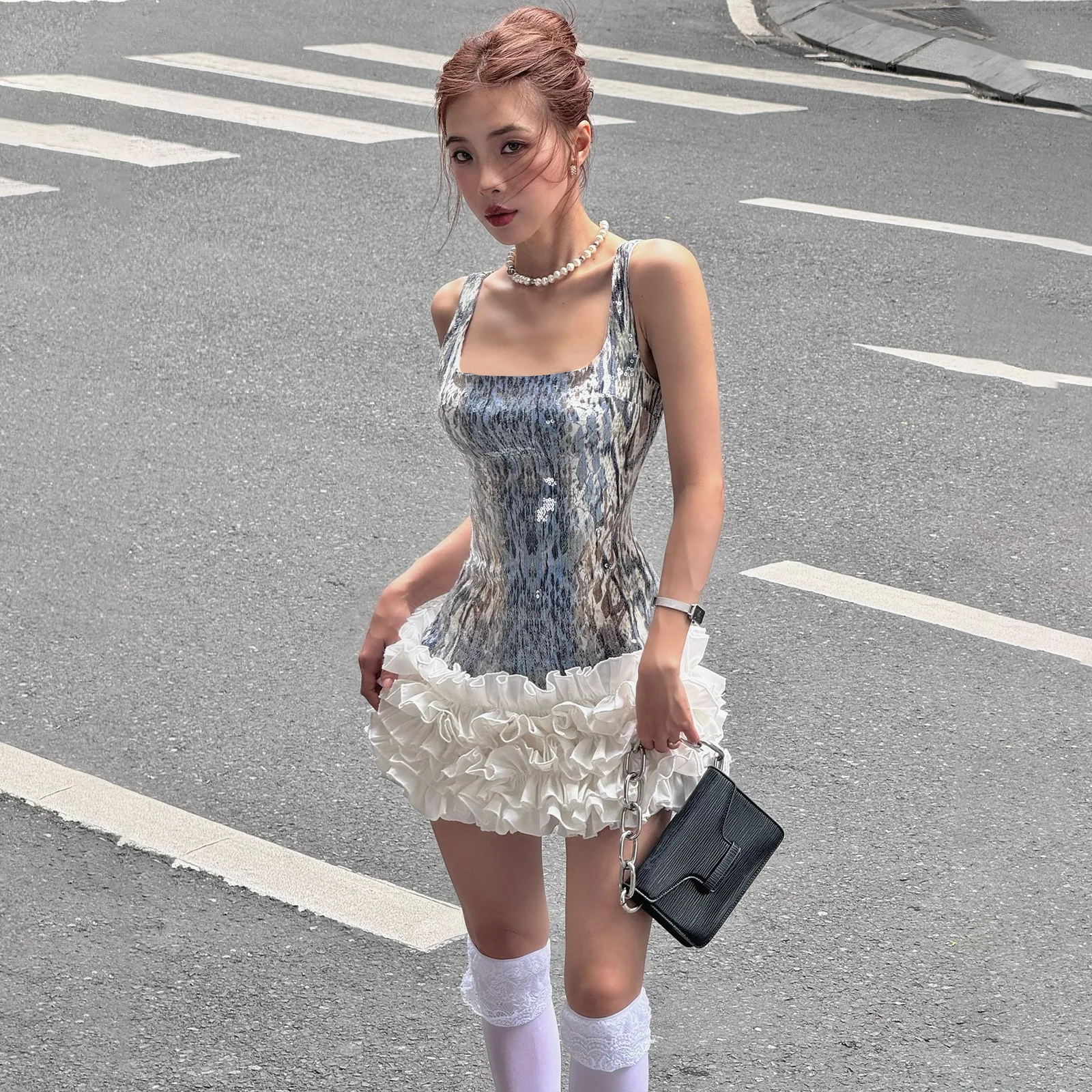 Streetwear Hottie Mini Dress Women Slim Fit Sleeveless Y2K Harajuku Cake Dresses Female Sexy Sequins Casual Vintage Folds Dress
Streetwear Hottie Mini Dress Women Slim Fit Sleeveless Y2K Harajuku Cake Dresses Female Sexy Sequins Casual Vintage Folds Dress